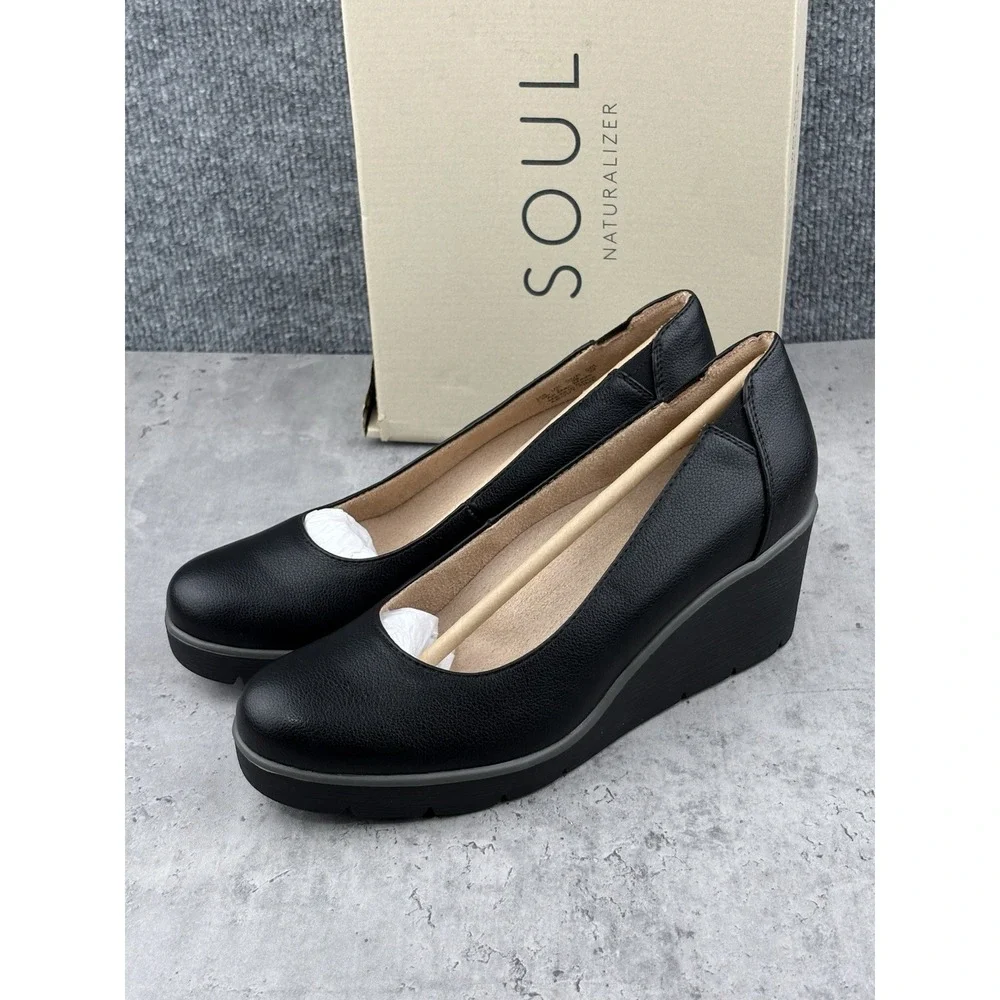 Soul Naturalizer  About Time  Black Closed Toe Wedge Pumps Size 7.5 Wide New